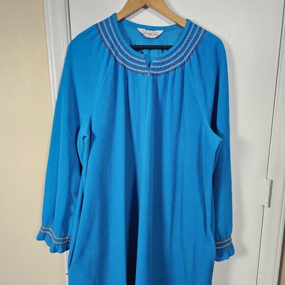 Vintage 70s Vanity Fair Embroidered Long Sleeve Zip Front House Coat Bathrobe XL - Picture 3 of 6